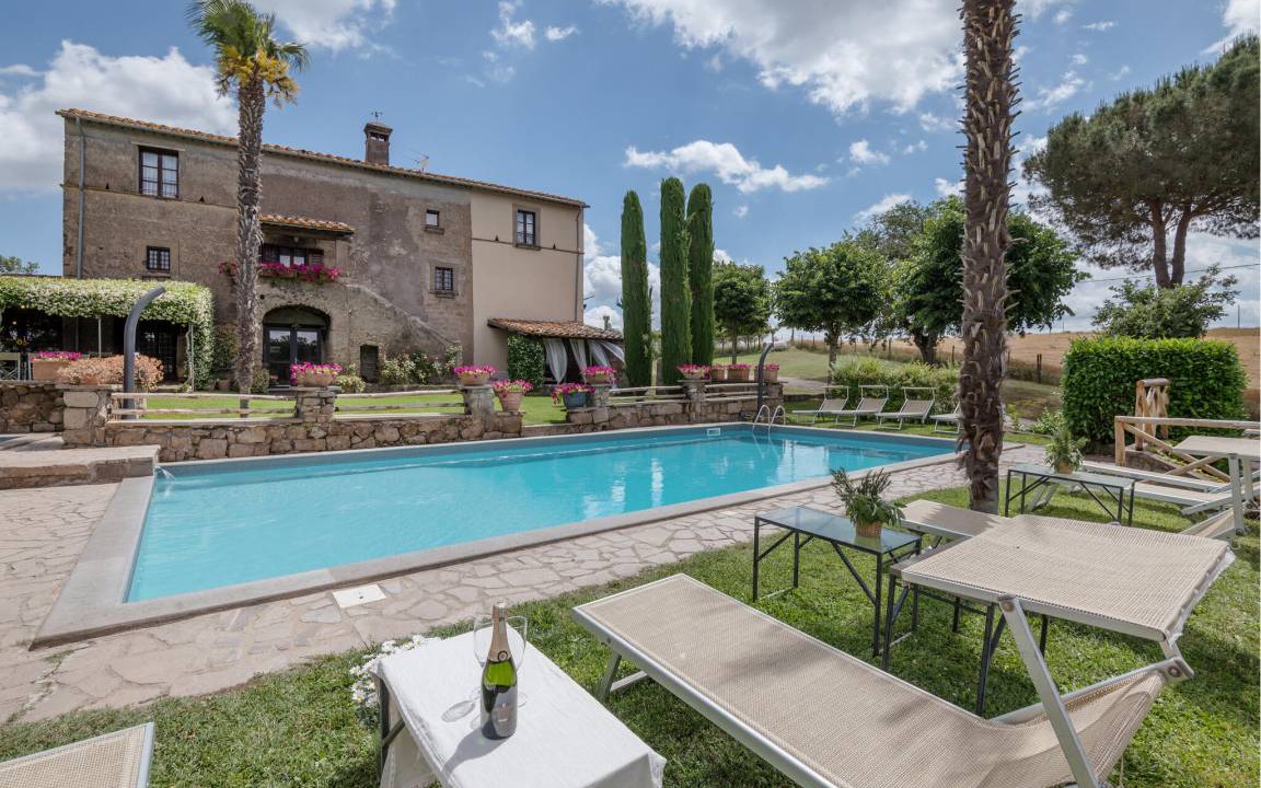 Vitorchiano House | 750 m² House ∙ 10 bedrooms ∙ 25 guests