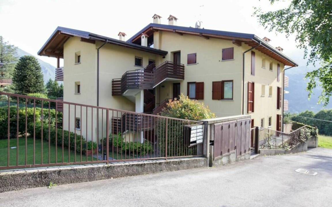 Barzio Apartment | 90 m² Apartment ∙ 2 bedrooms ∙ 4 guests