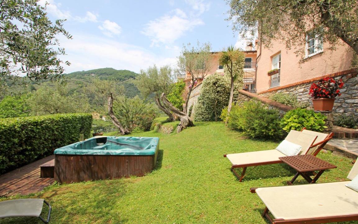Ortonovo House | 90 m² House ∙ 2 bedrooms ∙ 4 guests