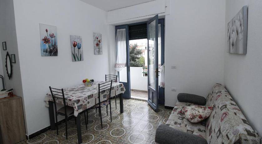 Sant'Antioco House | 90 m² House ∙ 2 bedrooms ∙ 4 guests