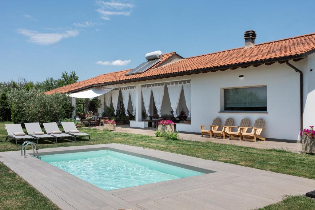 Puliciano House | A Casa di Elena.