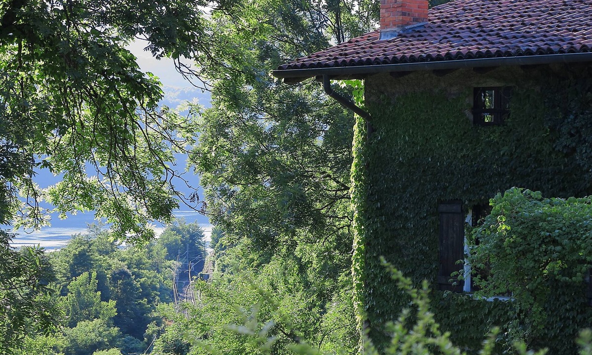 Carcegna House | A Orta's lake view paradise, large house with beautiful private garden