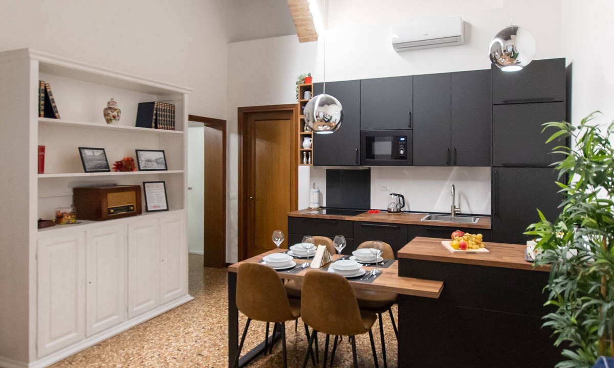 Historic Centre Apartment | A stone's throw from the Duomo - Deluxe