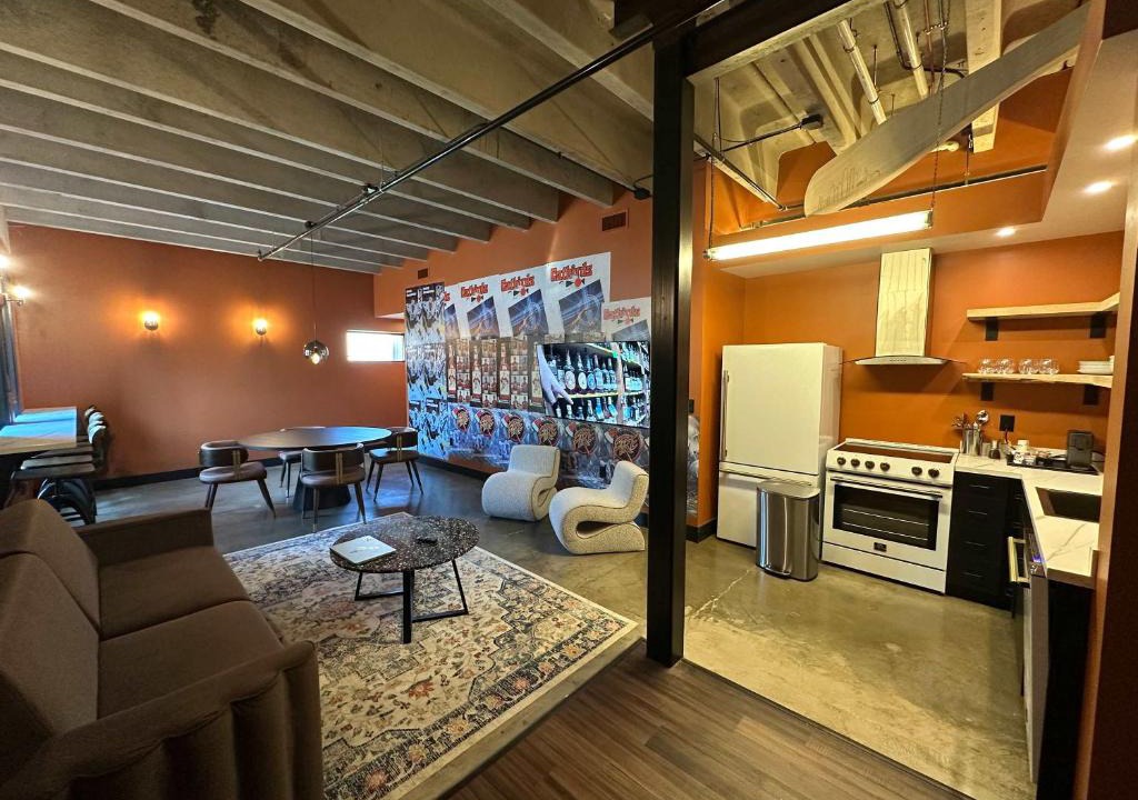 Downtown Louisville Hotel | A12 Lower West Stakes Daily Double Suite
