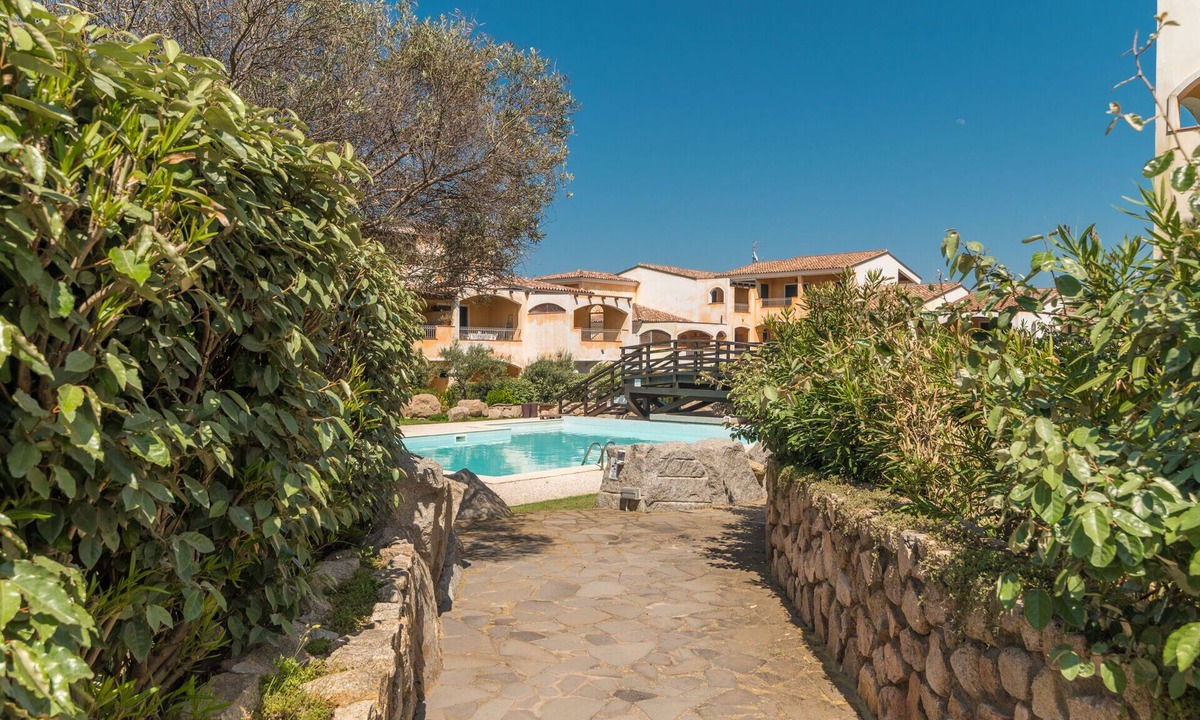Santa Teresa di Gallura Apartment | Accessible Holiday Apartment 'Borgo Dei Mirti 15' with Terrace & 2 Pools