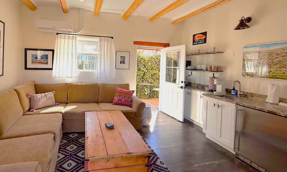 South Capitol Condo | Adobe Casita Downtown - King Bed + Patio * Spacious 450 Sq Ft