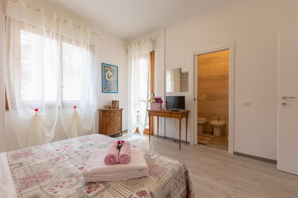 Isolotto House | AFFITTACAMERE IMPERIALE