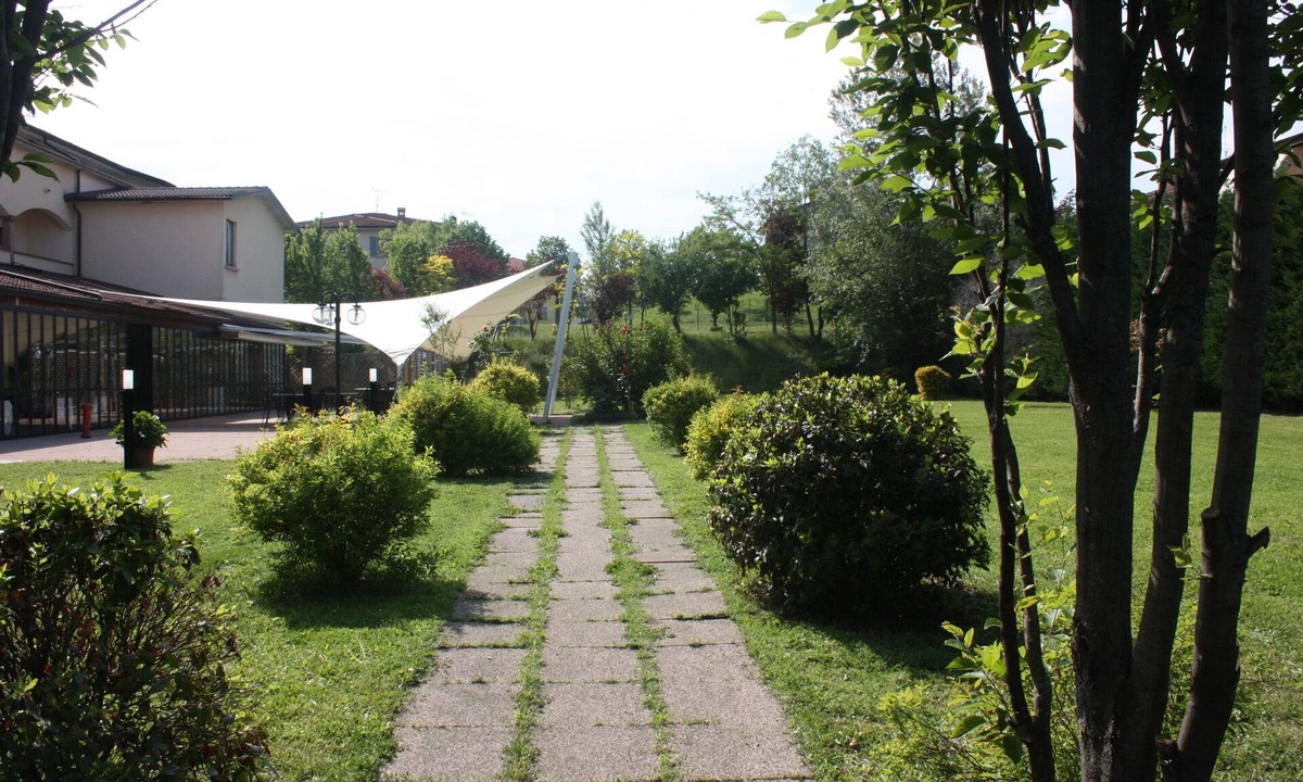 Varano de' Melegari Hotel | Albergo della Roccia