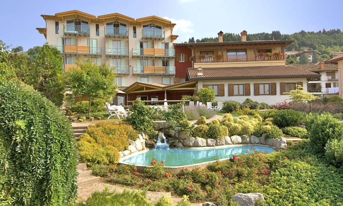 Bossico Hotel | Albergo Miralago