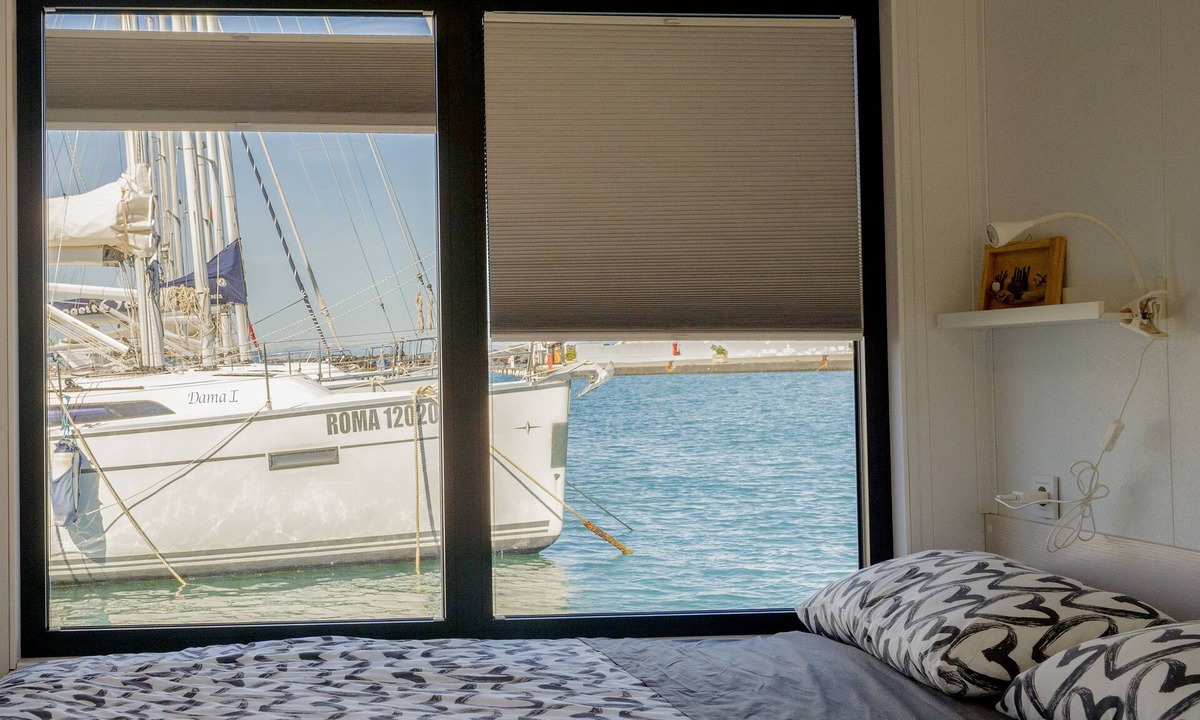 Procida Boat Rental | Almalo Floating House Case galleggianti