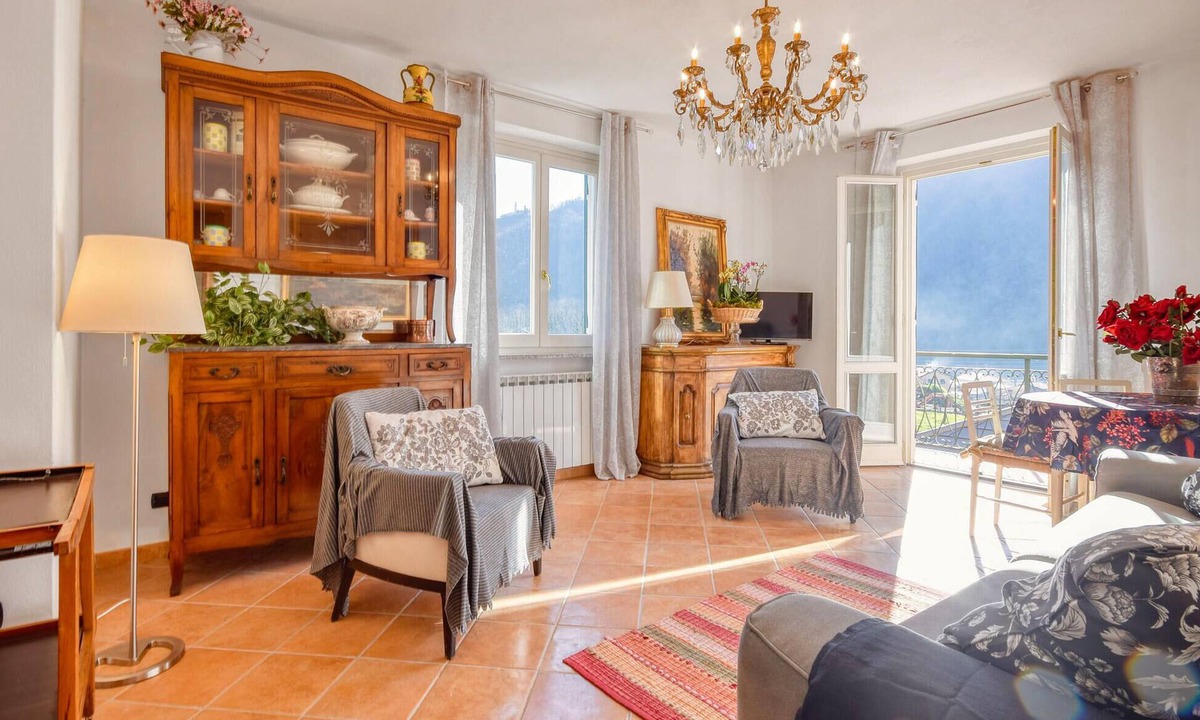 Cicagna House | Amazing home in Cicagna with WiFi