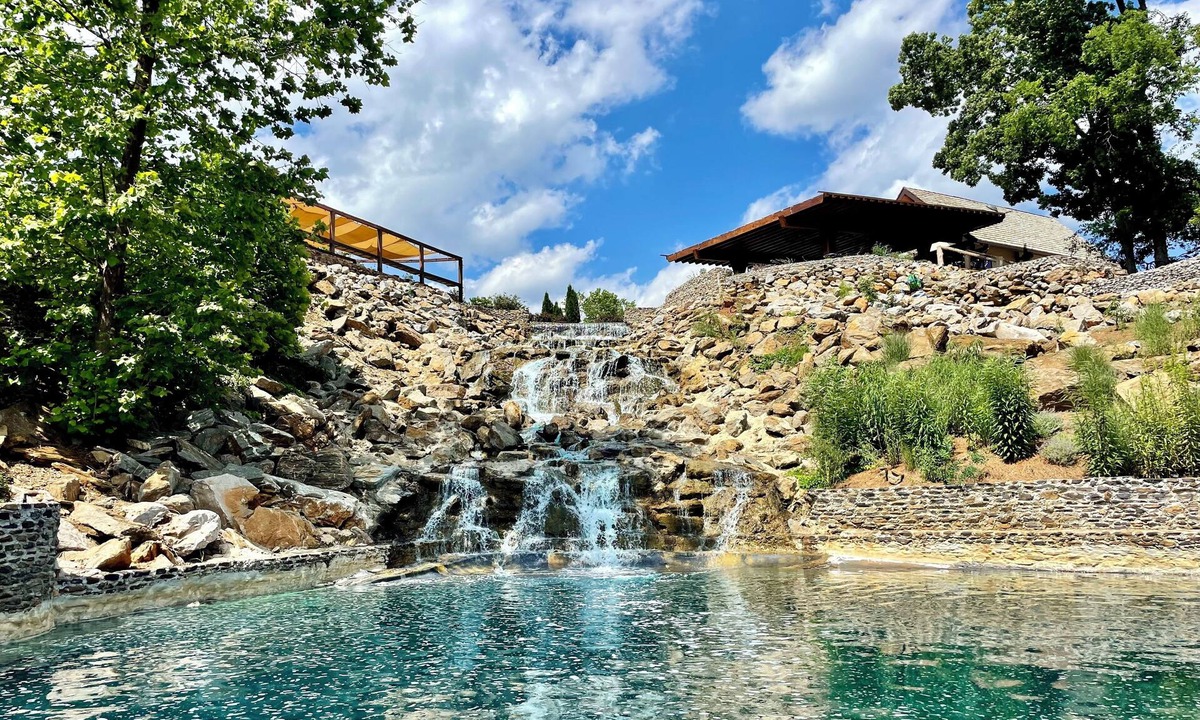 Knoxville Hotel | Ancient Lore Village