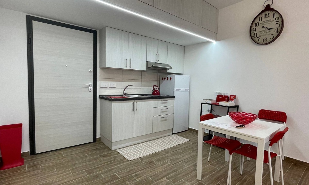 Corso dei Mille - Sant'Erasmo Apartment | APARTMENT AND PARKING SPACE IN THE CENTER OF PALERMO