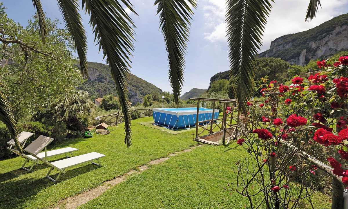 Boragni Apartment | Apartment "Casa Virginia - Corbezzolo" with Shared Pool & Wi-Fi