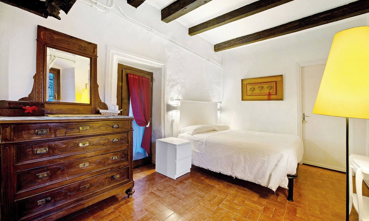 Saint Maurice Apartment | Apartment 'Cascina Des Religieuses - Cheminée' with Mountain Viewi