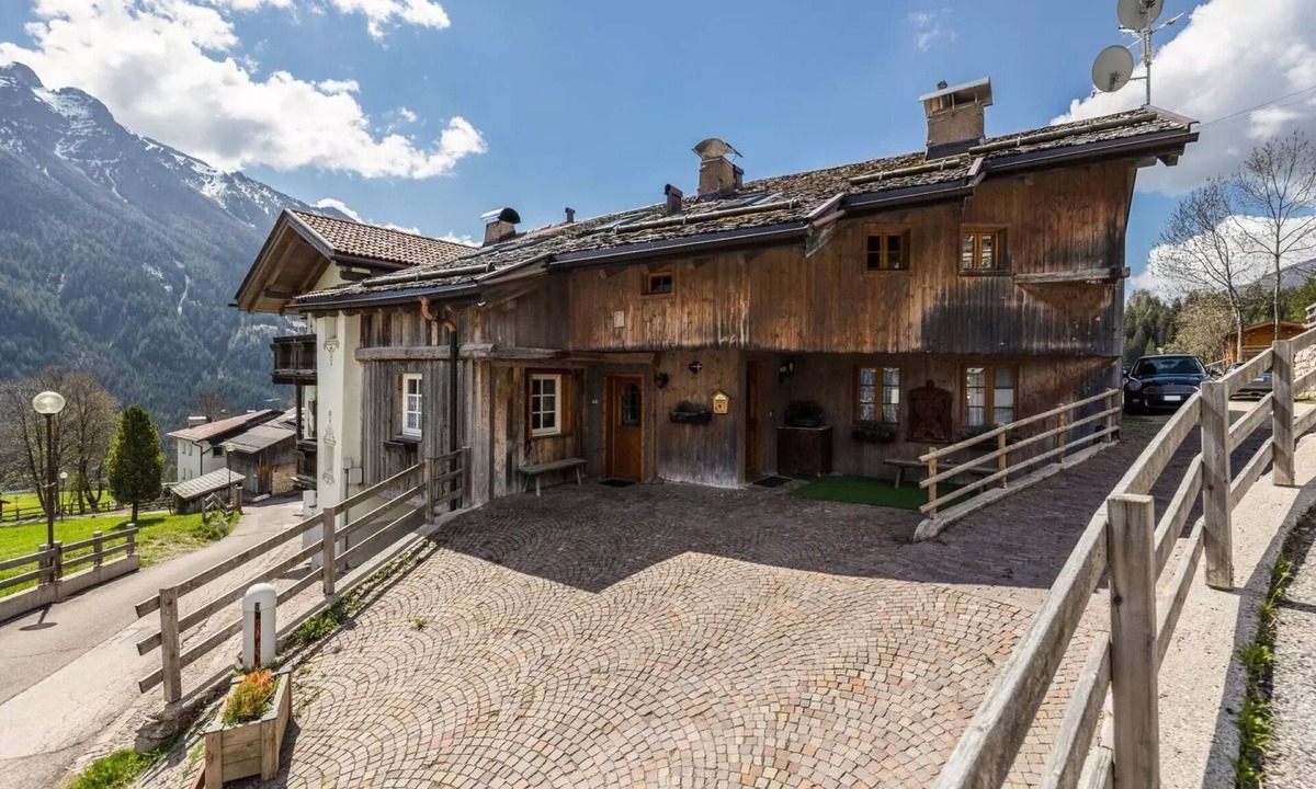 Vigo di Fassa Apartment | Apartment "Ciasa Sommavilla Calendula" with Mountain View, Shared Garden & Wi-Fi
