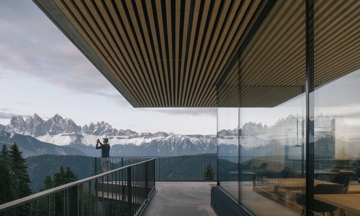 Bressanone Apartment | Apartment Hotel "Anders Mountain Suites 6" with Private Sauna, Slope Access & Wi-Fi