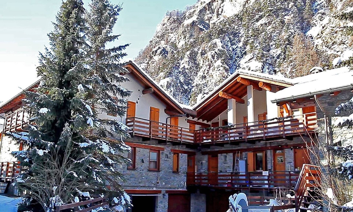 Antey-Saint-Andre Apartment | Apartment in Antey-Saint-André near Ski Lifts