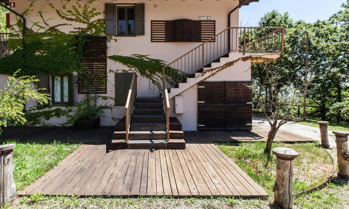 Castelvecchio Pascoli Apartment | Apartment in the Tuscan Countryside