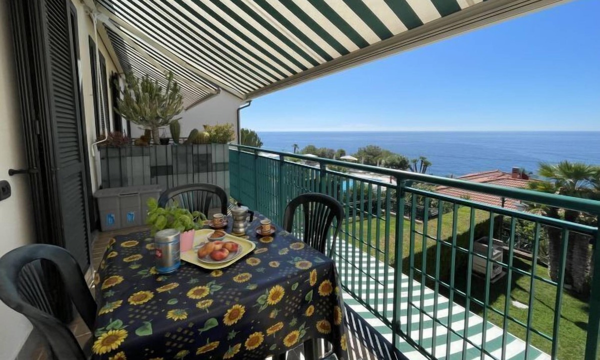 Piani-Ciapin Apartment | Apartment Le Margherite (SLR256) in San Lorenzo al Mare - 4 persons, 1 bedrooms