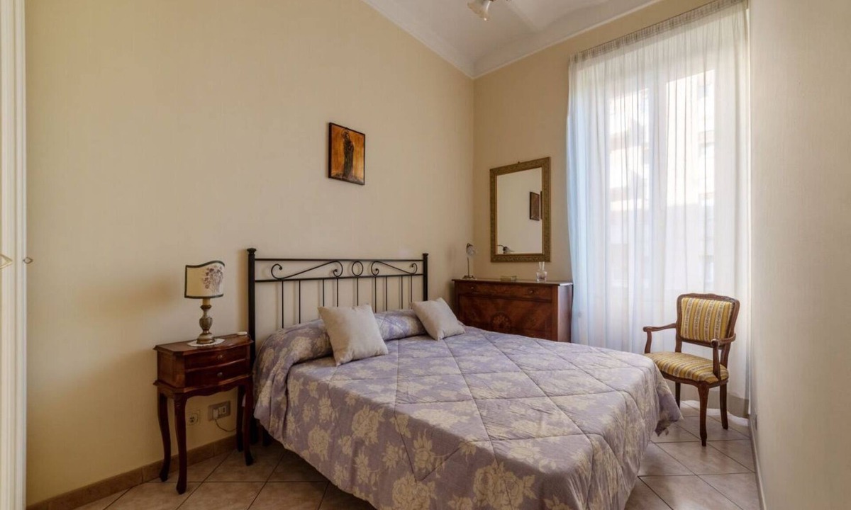 San Lorenzo Apartment | Apartment located on the second floor, of six in total, of a building with a lift (NOT suitable for disabled people).In 50 m2 of space it accommodates two people.In the San Lorenzo area, the apartment is located about 15 minutes walk from Termini Station