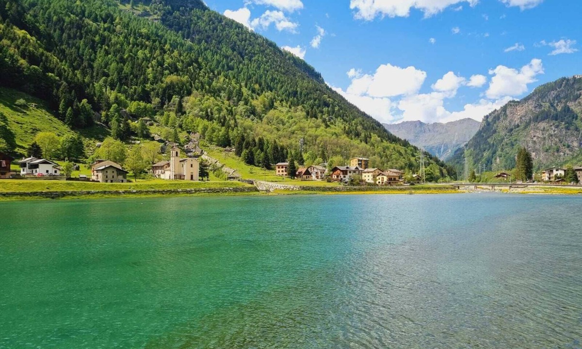Campodolcino Apartment | Apartment on the Liro, for short rentals. Ideal for families and friends.