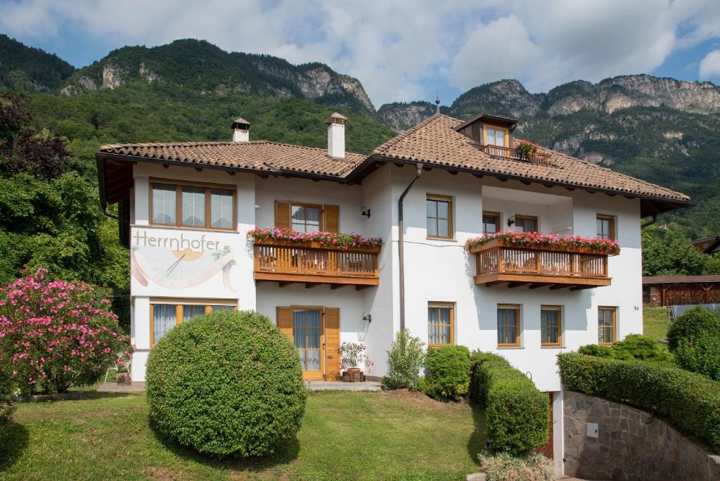 Caldaro Sulla Strada del Vino Apartment | Apartments Herrnhofer