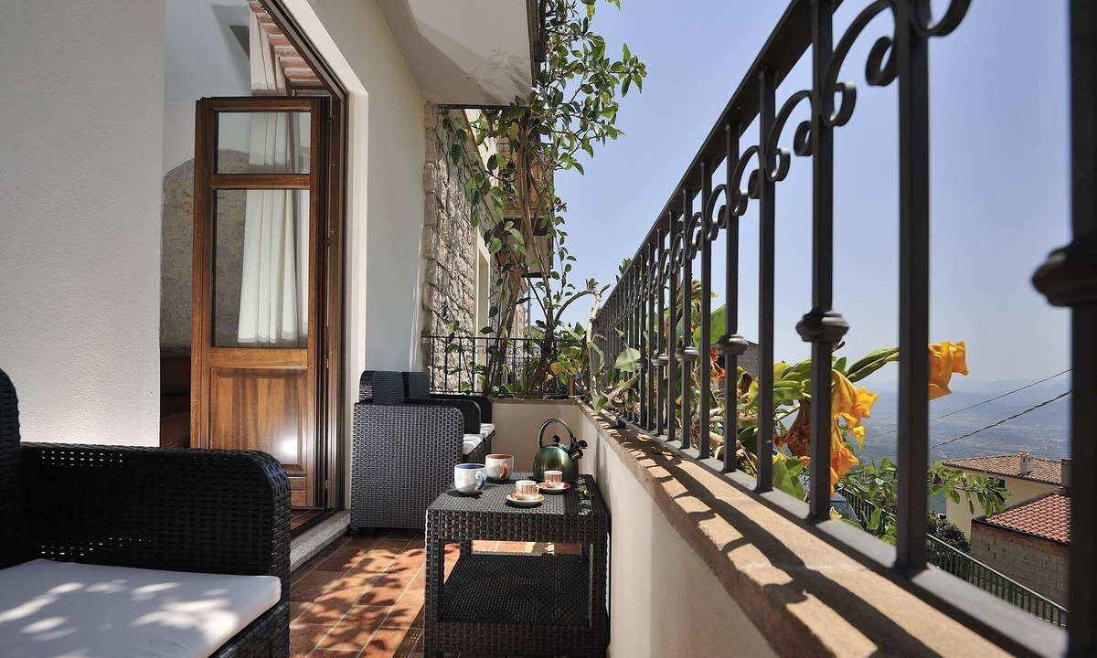 Baunei Apartment | Apartments with a wonderful view of the sea and mountains. In a calm neighborhood.
