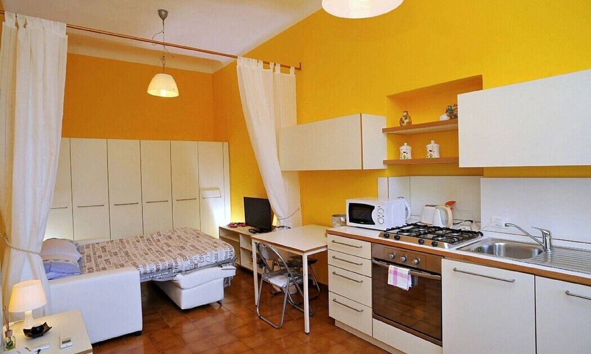 Bellagio Apartment | Appartamento Gilberto: A cozy and welcoming studio apartment situated at a short distance from the shores of Lake Como, with Free WI-FI.