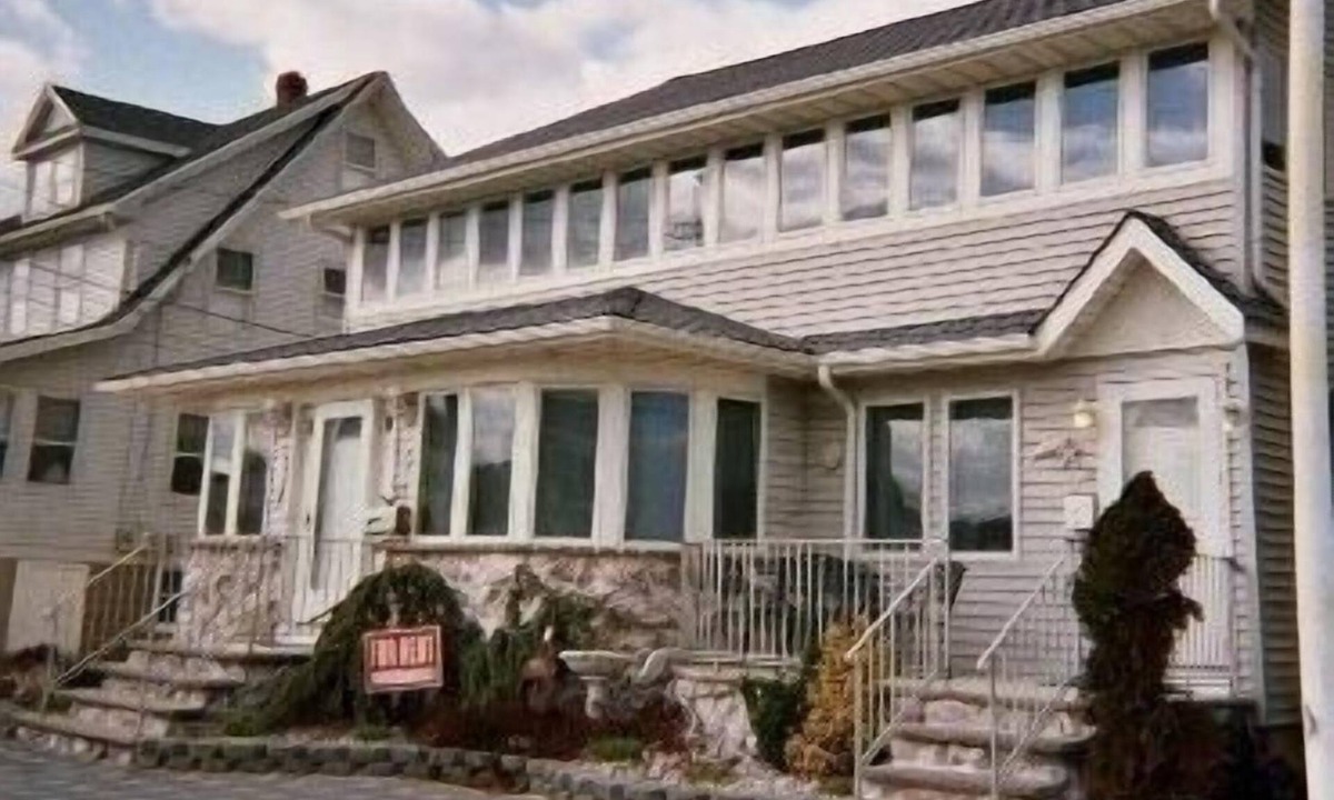 Lavallette House | Available From July 4- July 11 ,upstairs unit. 4500 per week