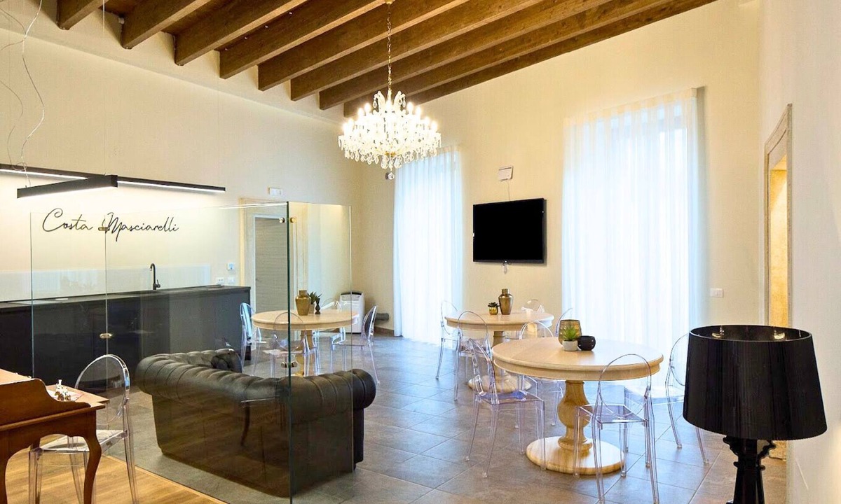 L'Aquila Bed & Breakfast | [B&B Costa Masciarelli] 3 Suites in the center of the city - Wi-Fi - A/C - View