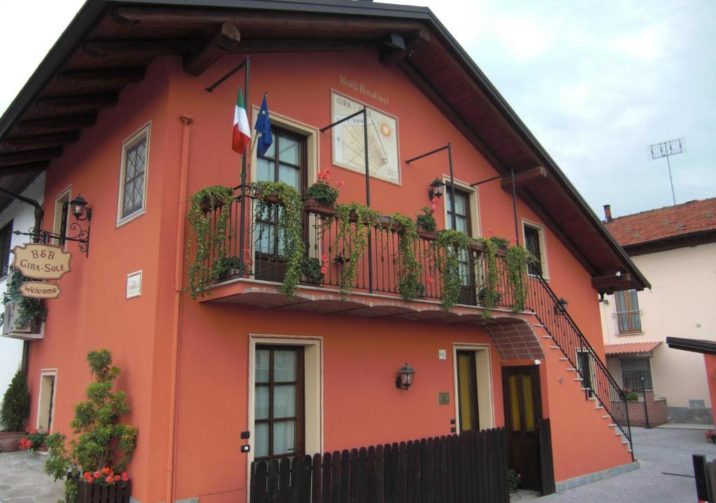 Cuneo Bed & Breakfast | B&B Gira-Sole