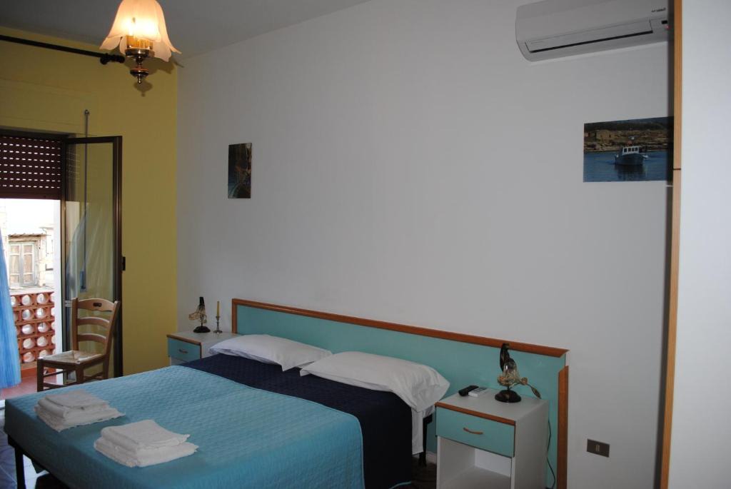 Le Castella Bed & Breakfast | B&b La Scogliera