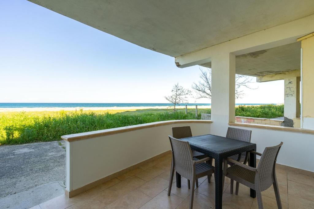 Marina di Strongoli Apartment | Beachfront apartment with exclusive access