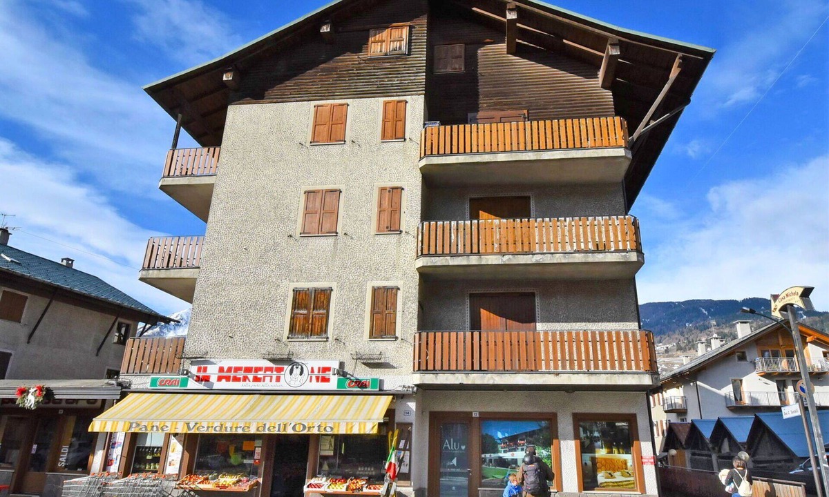 Bormio Apartment | Beautiful apartment for 3 people with TV, terrace and pets allowed