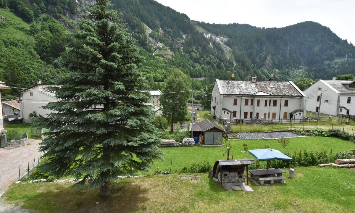 Isola Apartment | Beautiful apartment for 4 guests with WIFI, TV, terrace and pets allowed
