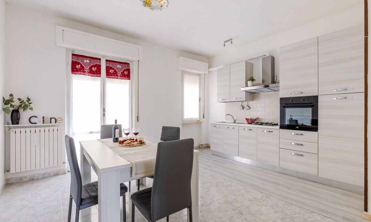 Loreto Apartment | Beautiful apartment for 5 guests with WIFI, TV, terrace and panoramic view, close to Porto Recan.
