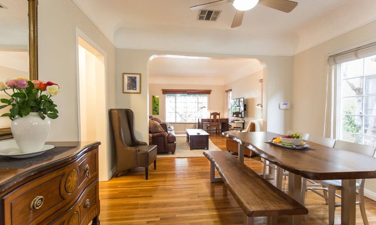 Beverly Grove Apartment | Beautiful Duplex In West Hollywood!