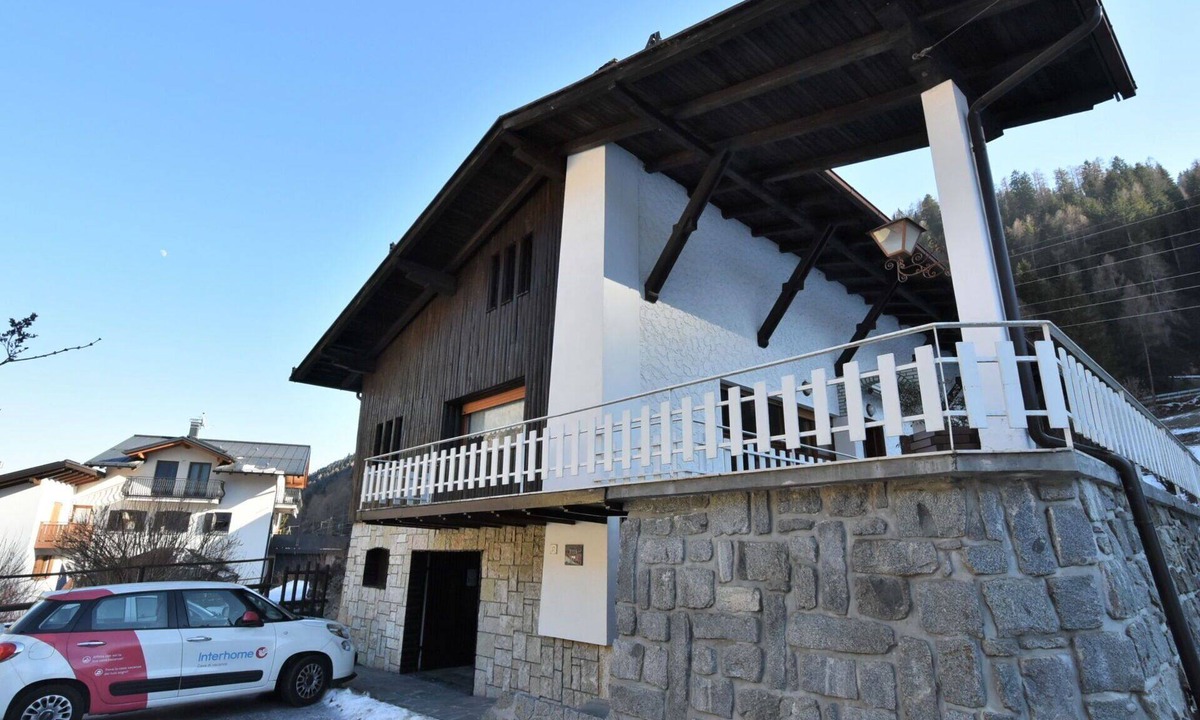 Pellizzano Villa | Beautiful private villa for 8 people with WIFI, TV, terrace and pets allowed