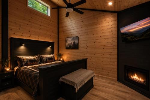 Rocky Grove House | Black Bear Lodge - Fire Pit - Hot Tub