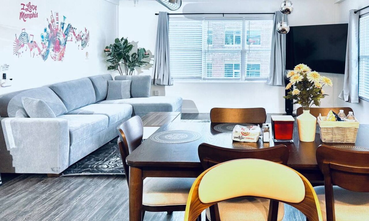 Downtown Memphis Apartment | BRAND NEW Modern Spacious Loft in Downtown with free parking