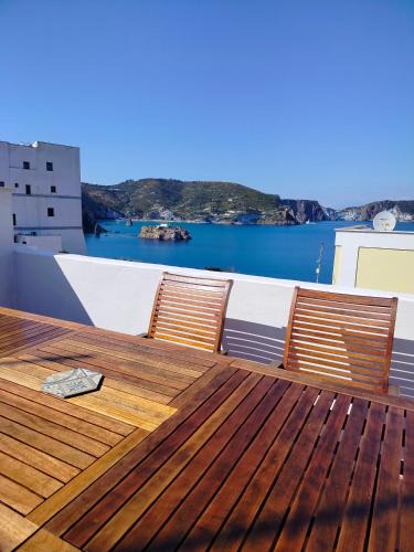 Ponza Apartment | Brezzamediterranea
