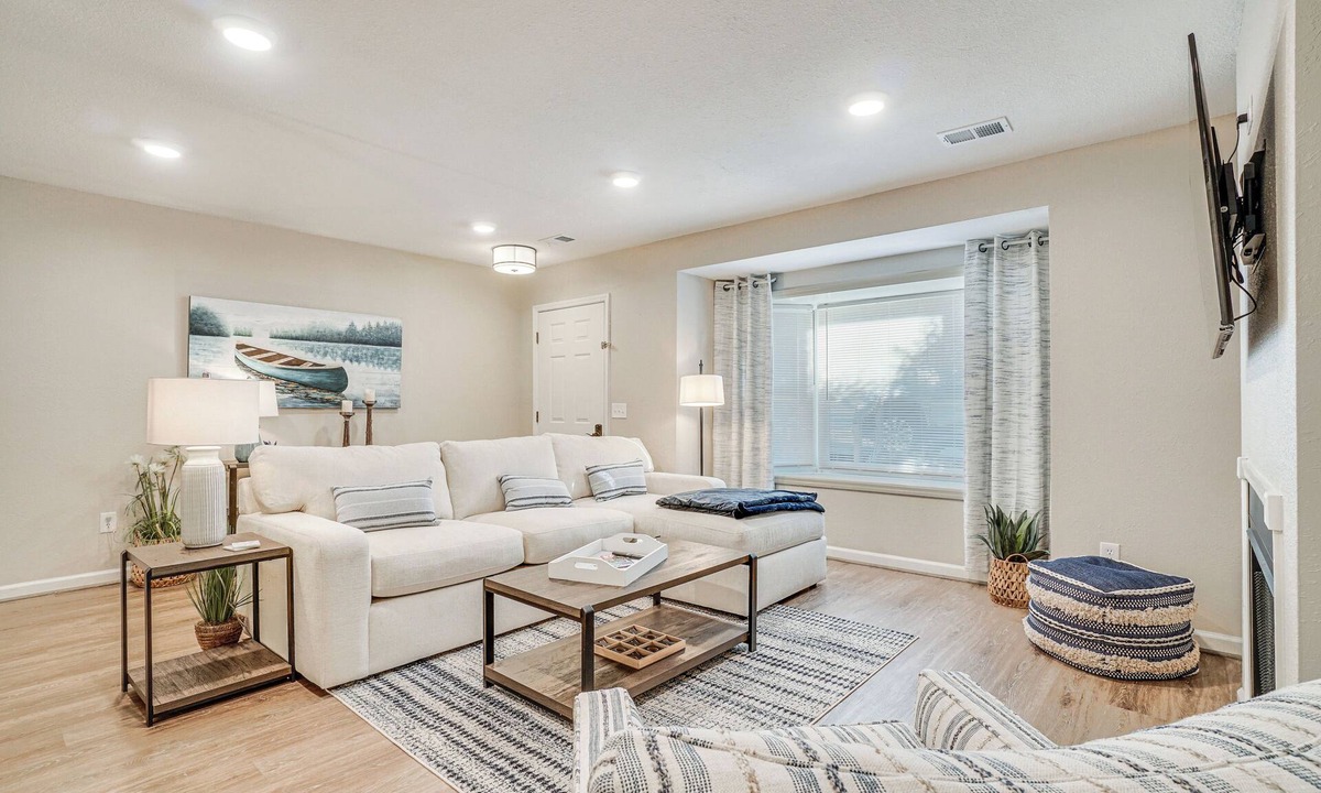 Helen Apartment | Bright Helen Cottage: Walk to Town!
