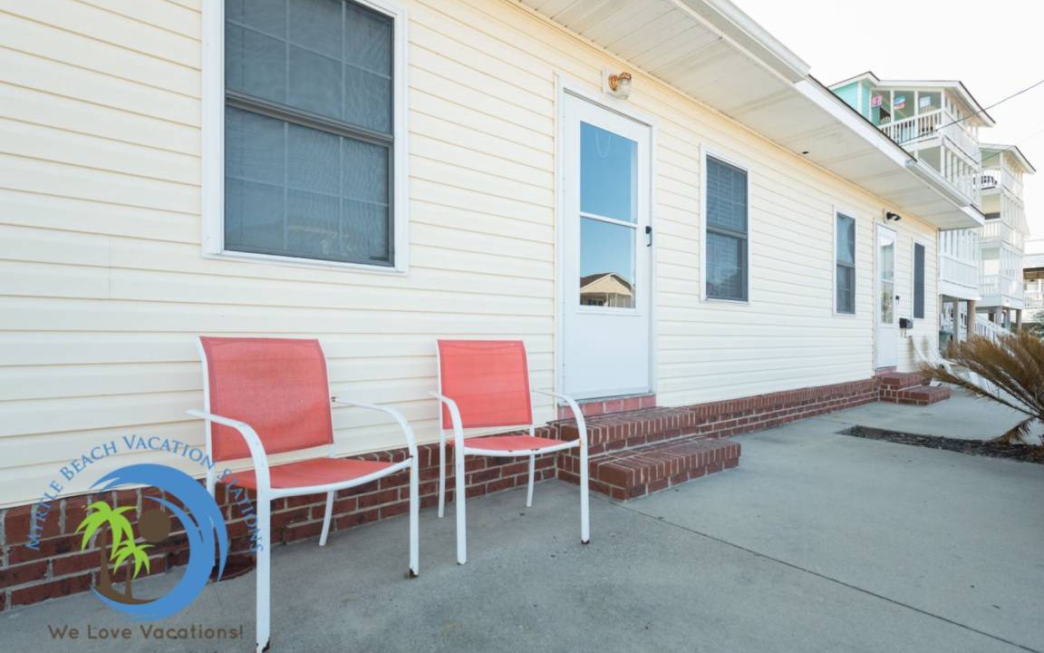 Cherry Grove Beach House | Bungalow ∙ 1 bedroom ∙ 4 guests