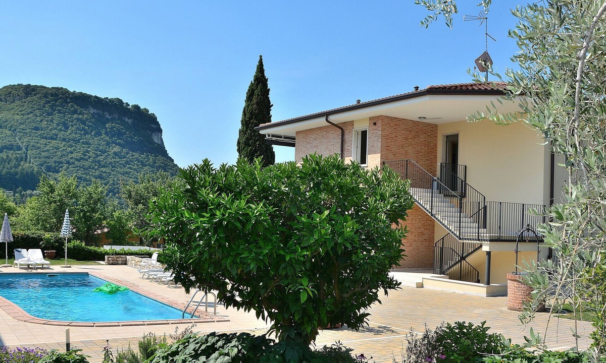 Garda Ski Chalet | Cà Gardesana With Pool