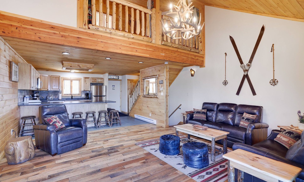 Village at Camelback House | CAMELBACK CABINS 109 “BRAND NEW and TOP LEVEL” COMMERCIAL PIZZA OVEN !