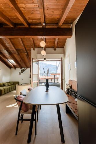 Acquaseria House | Camelia at the Lake - Acquaseria, San Siro by LoveComo