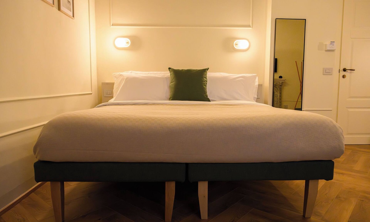 Foligno House | Camera Luxury in Centro a Foligno, a 5 Minuti da Caserma e Stazione