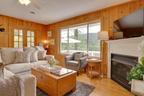 Candler House | Candler Cabin w/Deck & Mount Pisgah Views!