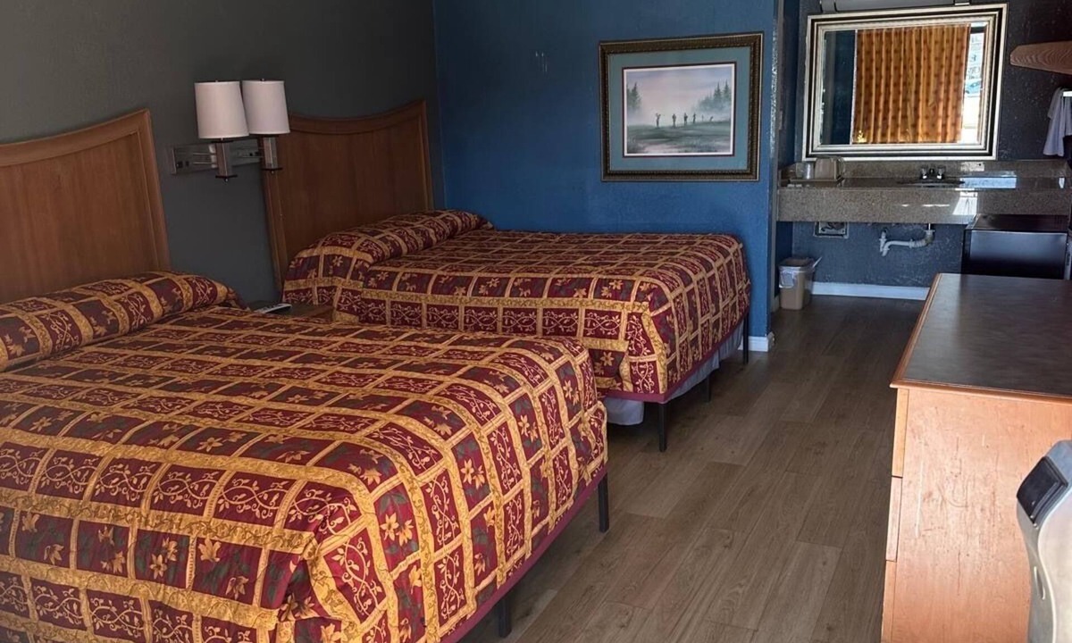 Moncks Corner Hotel | Carolina Inn